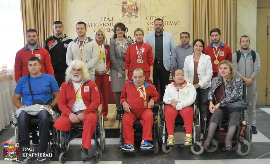 Ekipa powerliftera predstavila rezultate i  medalje sa svetskog i državnog prvenstva Knjaževcu